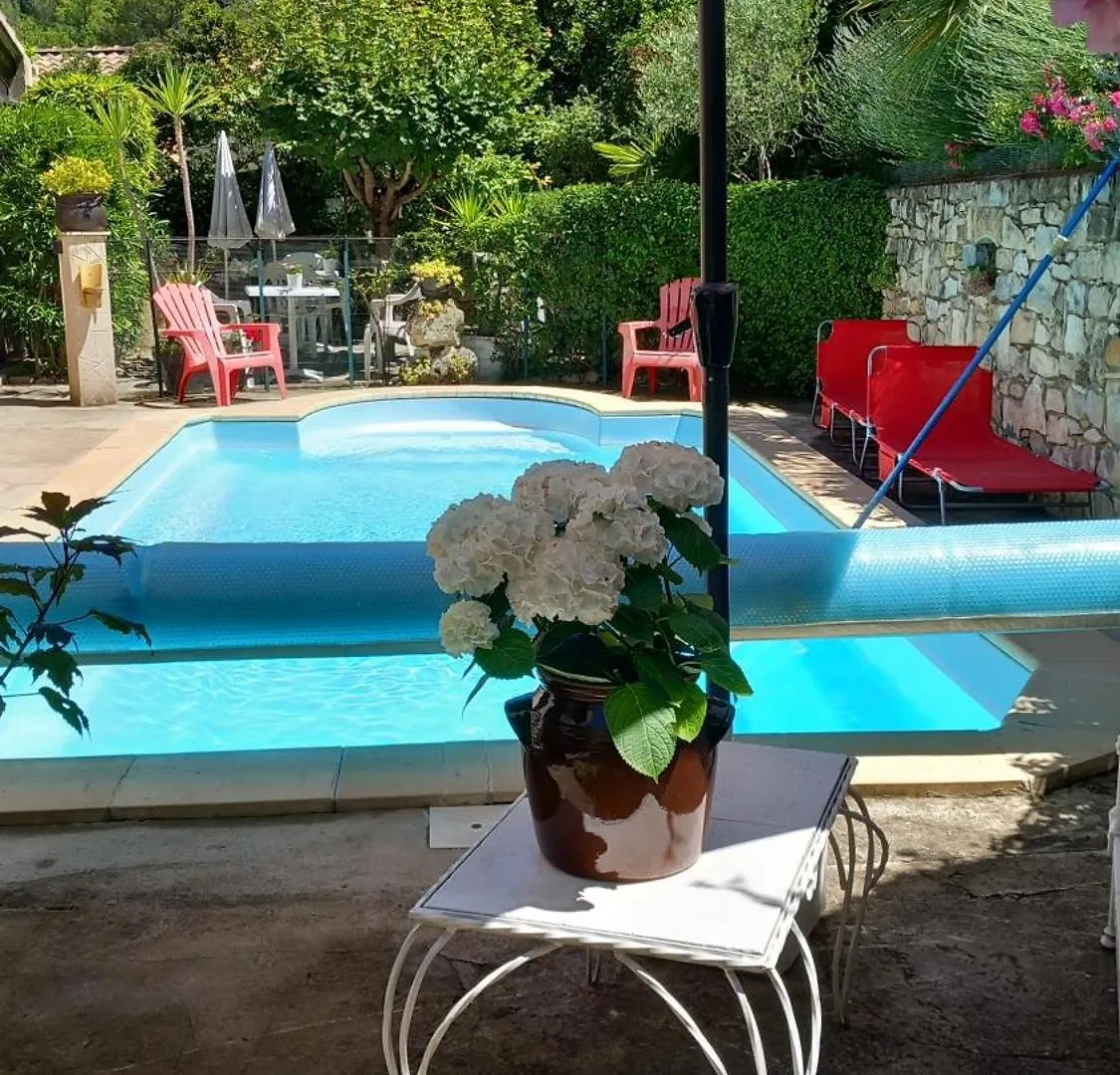 La Sapiniere -Chambres Climatisees Buisson