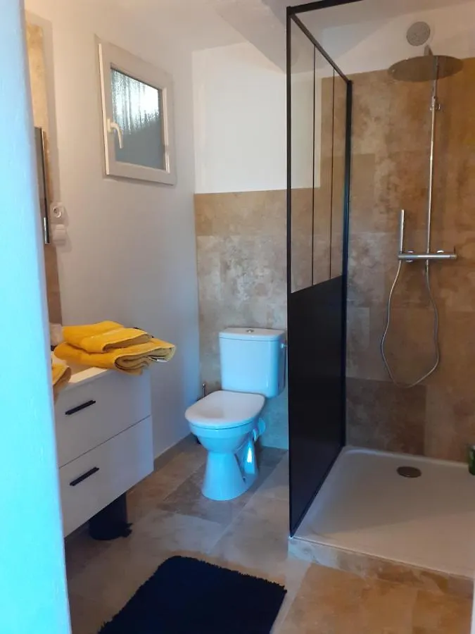 La Sapiniere -Chambres Climatisees Buisson Bed & Breakfast