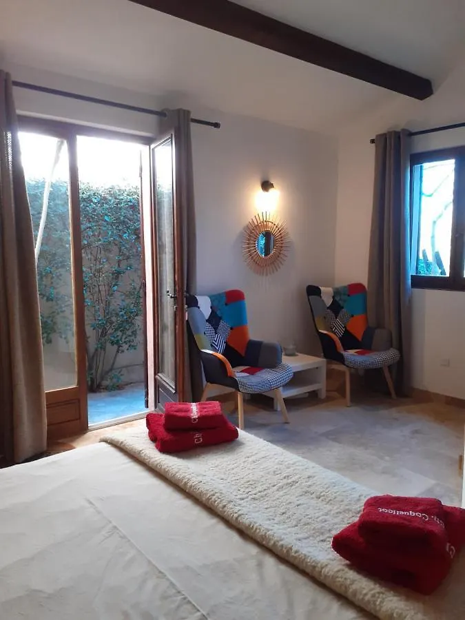 La Sapiniere -Chambres Climatisees Buisson 3*,  France
