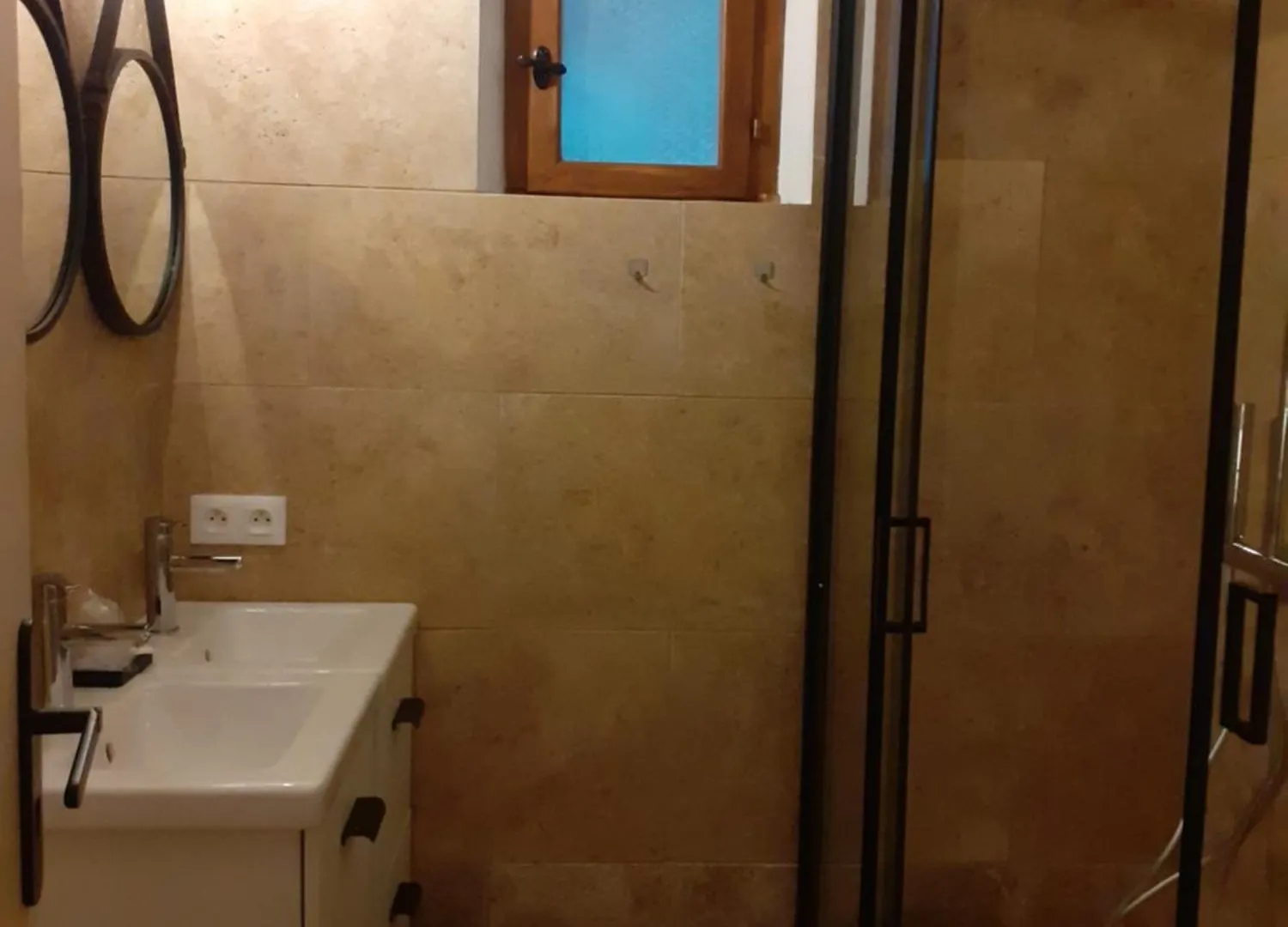 La Sapiniere -Chambres Climatisees Buisson Bed & Breakfast