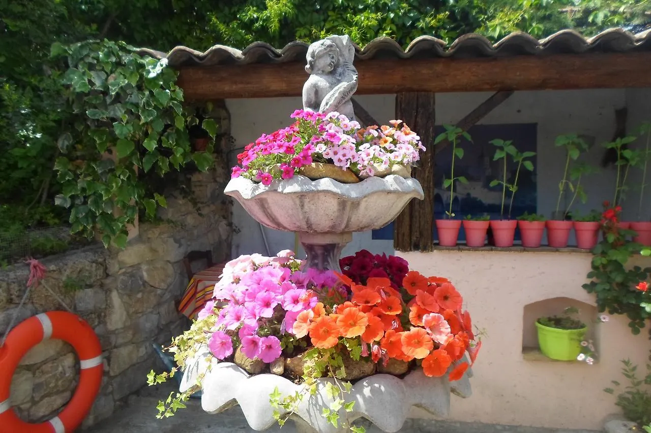 La Sapiniere -Chambres Climatisees Buisson 3*,  France